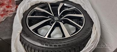 Cerchi in lega per Rav4