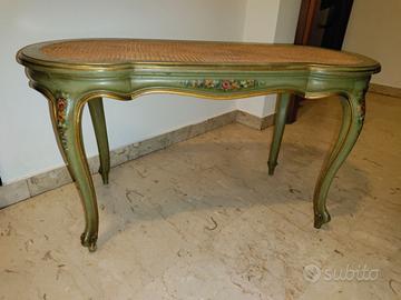 tavolino abbinato a baule in stile veneziano