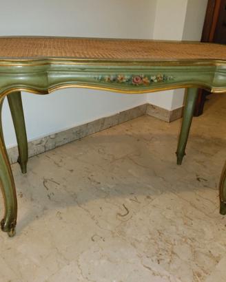 tavolino abbinato a baule in stile veneziano