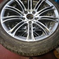 Gomme da neve + cerchi originali BMW da 17