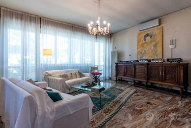 Villa bifamiliare a cattolica centro 1008 mq