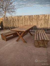Tavolo e panche in legno Larice