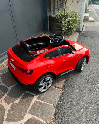 Macchina elettrica Bambini Audi E-tron Nuova
