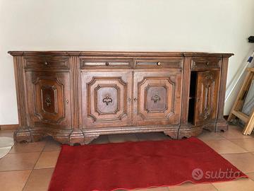 Credenza in noce nazionale massiccio antichizzata