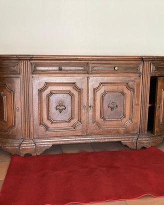 Credenza in noce nazionale massiccio antichizzata