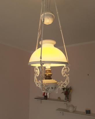 lampadario in ghisa.