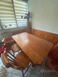 Angolo panca in legno massello con tavolo, 3 sedie