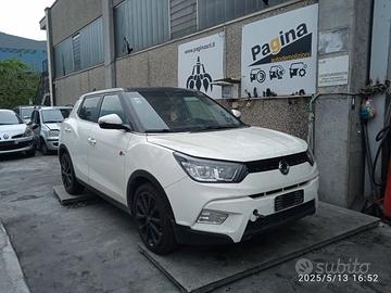 SSANGYONG TIVOLI 1.6 TD 2016 673910 PER RICAMBI