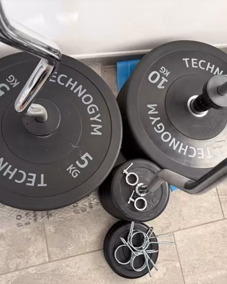 Technogym bilanciere e dischi pesi