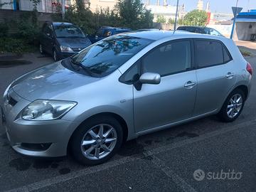 Toyota Auris 1.4 D4D Automatica m-mt