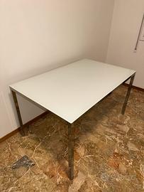 Tavolo Ikea Torsby bianco in vetro
