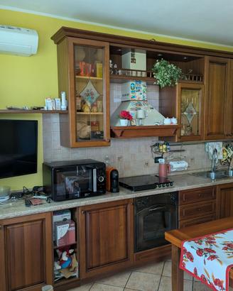 Cucina classica lineare + base aggiuntiva