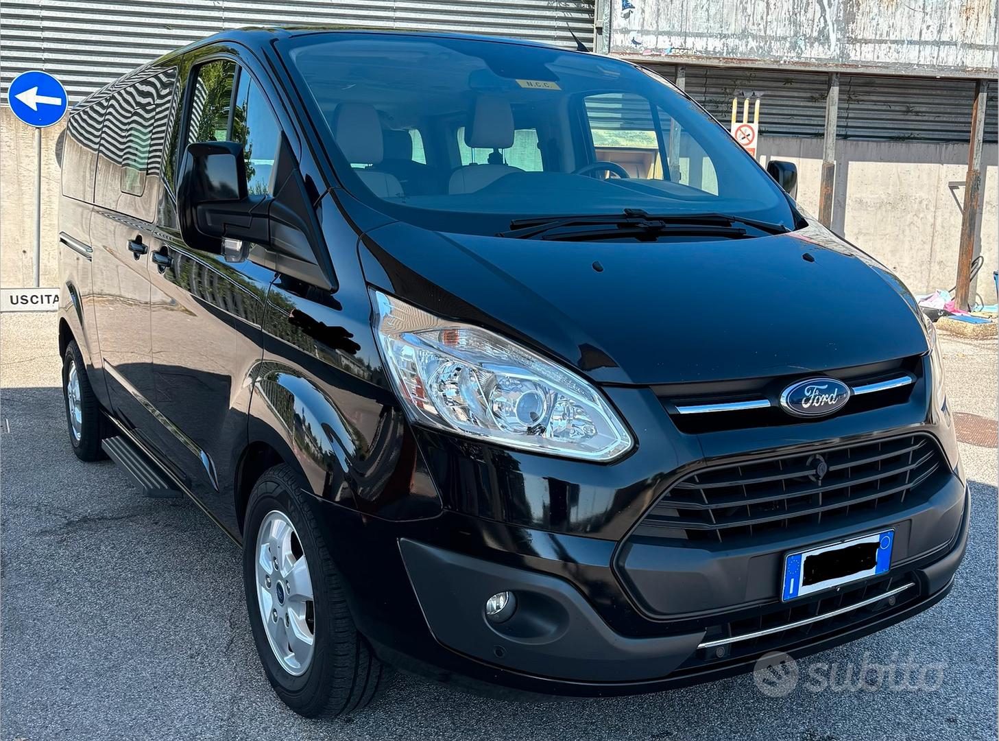 Ford Tourneo Custom 2016 photo 2