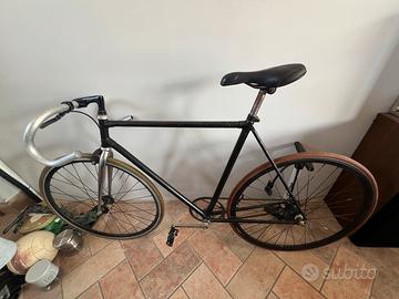 Fixed bicicletta