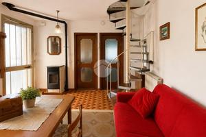 CASA SEMINDIPENDENTE A BRENO