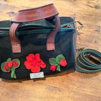 Fendissime borsa con tracolla.