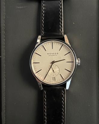 Nomos Glashütte modello Zürich Datum