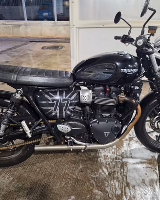 triumph street twin 900