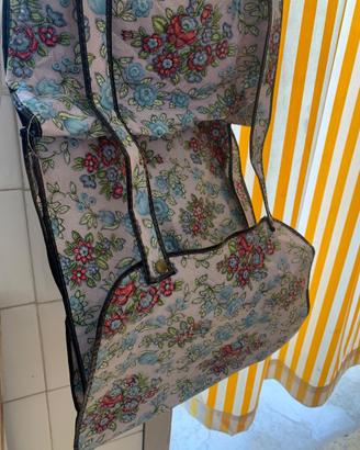 Sacca con tasche portaoggetti