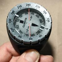 Bussola subacquea Suunto