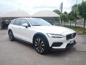Volvo V60 Cross Country D4 AWD Geartronic ***TENUT