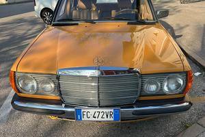 Mercedes 240d