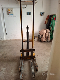 Transpallet colonna manuale