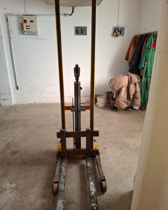 Transpallet colonna manuale