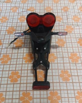 Portatarga Con Fanale E Frecce Moto Guzzi V85TT 