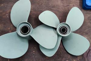 Set eliche VOLVO PENTA G5 DPH 3587394,3587393