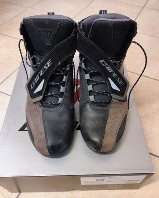 scarpe moto dainese