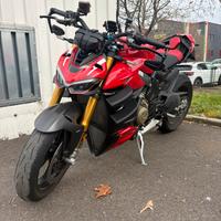 Ducati Streetfighter v4s