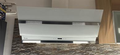 Cappa aspirante da cucina in vetro