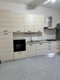 Cucina completa PARI AL NUOVO con elettrodomestici