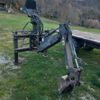 Escavatore per trattore agricolo