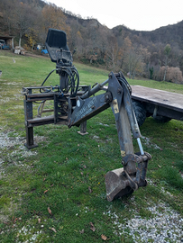 Escavatore per trattore agricolo