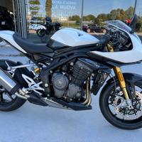 TRIUMPH Speed Triple 1200 RR