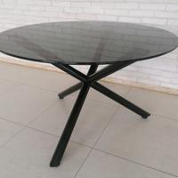 Tavolo Nero Vetro Tondo, Gambe Incrociate. 117x74.