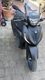 Beverly 400 S