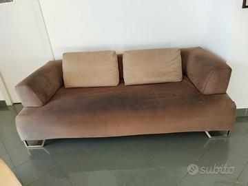 Divano marca Divani e Divani