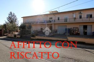 3 LOCALI A MOMPEO