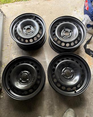 Kit 4 Cerchi in Acciaio RENAULT 15"  NUOVI!