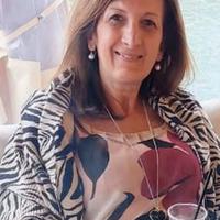 .Banconiera bar e addetta pulizie o alle vendite