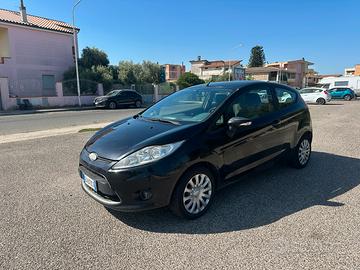 Ford Fiesta 1.4 TDCi  gancio traino, neopatentati