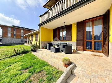 VILLA A SCHIERA A REGGIO NELL'EMILIA