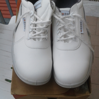 Scarpe da lavoro nuove bianche