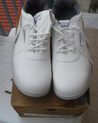 Scarpe da lavoro nuove bianche