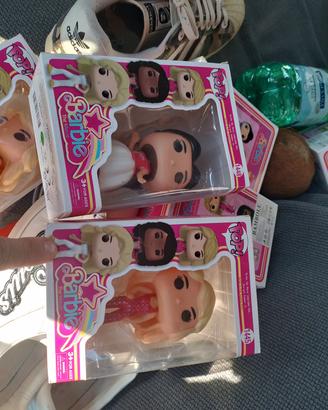 2 pop Barbie 
