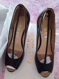 scarpa Nera con tacco guess