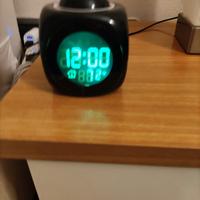 orologio digitale con proiezione sveglia 
